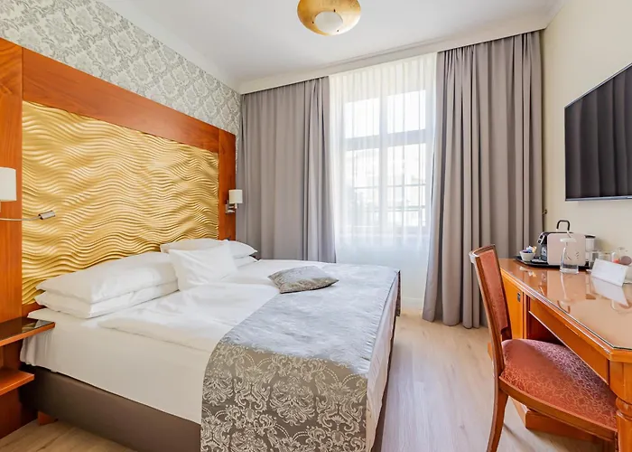 Hotel Josefshof Am Rathaus 4*