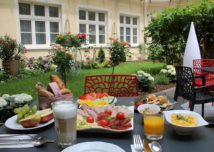 Hotel Josefshof Am Rathaus 4*
